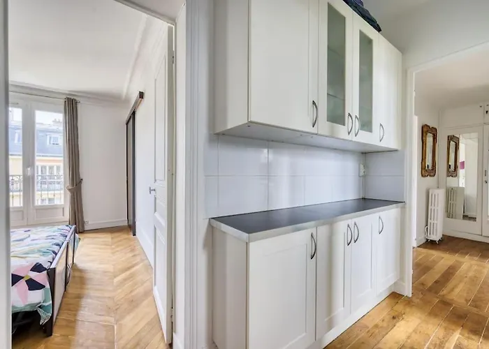 Duplex Avec Un Balcon, Paris 16
