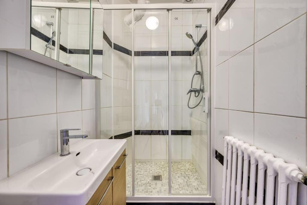 Duplex Avec Un Balcon, 16 * Parijs